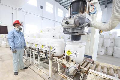 江漢油田鹽化工實(shí)現(xiàn)“開(kāi)門(mén)紅”，化工產(chǎn)品生產(chǎn)勢(shì)頭強(qiáng)勁